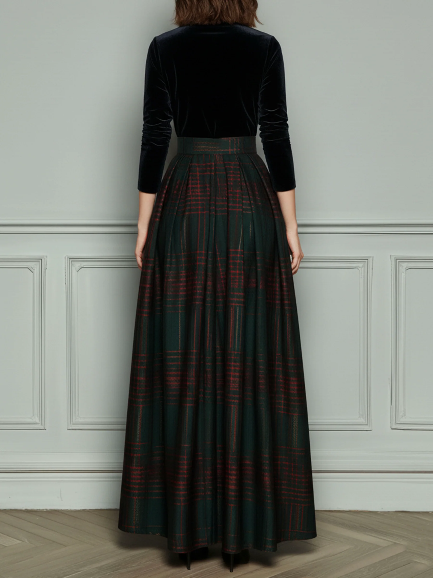 ManukarX Black Velvet Plaid Maxi Dress - Elegant V-Neck Patchwork Fit